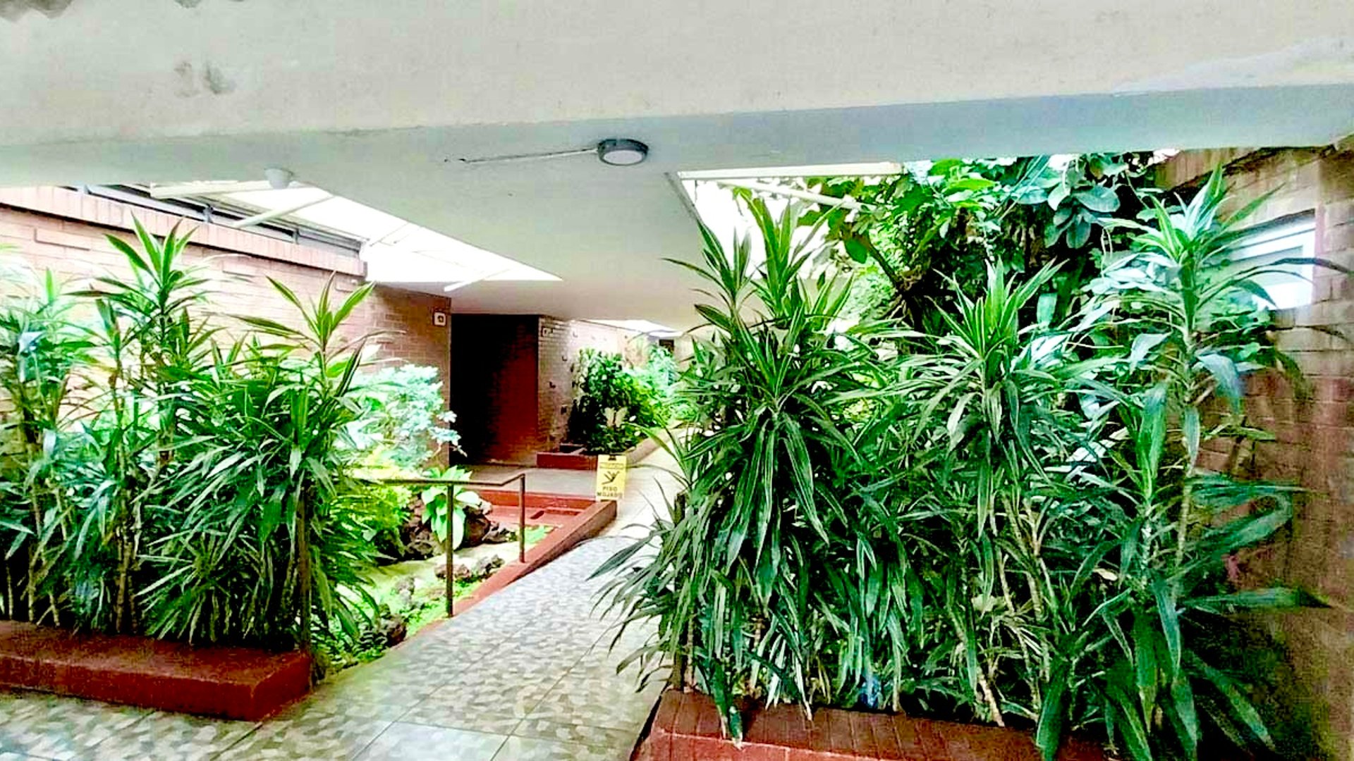 Casa amplia en renta, Condominio La Pradera, zona 10 - Miniatura 20