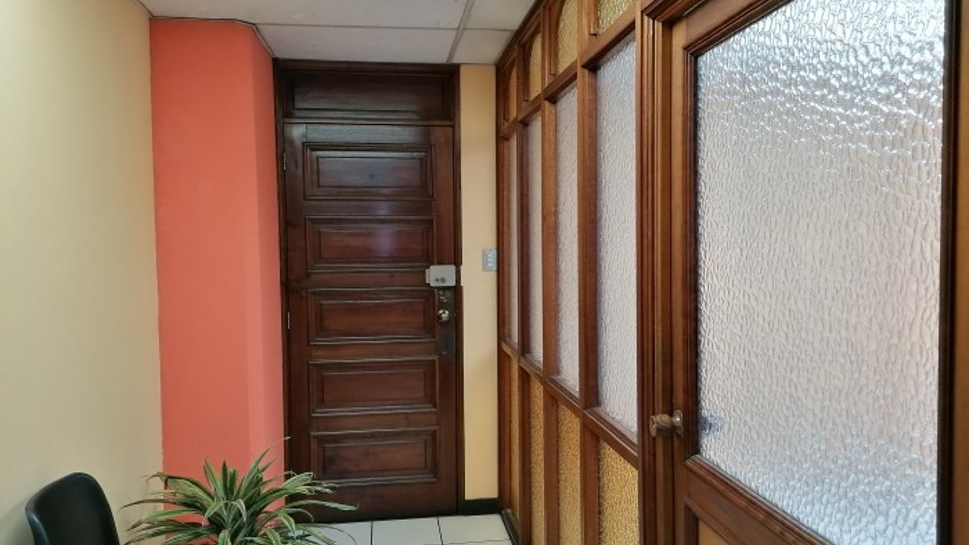 Oficina en VENTA en zona 4 Torre Profesional - Miniatura 5