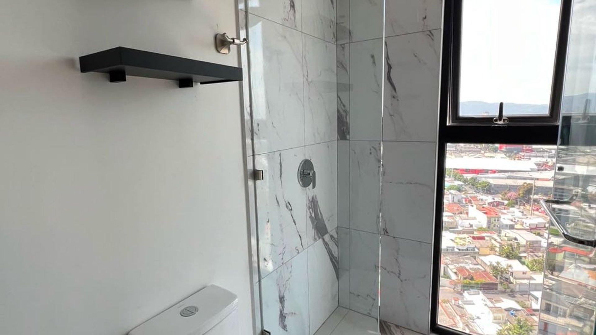 Alquiler de lindo apartamento en zona 11 - Miniatura 12