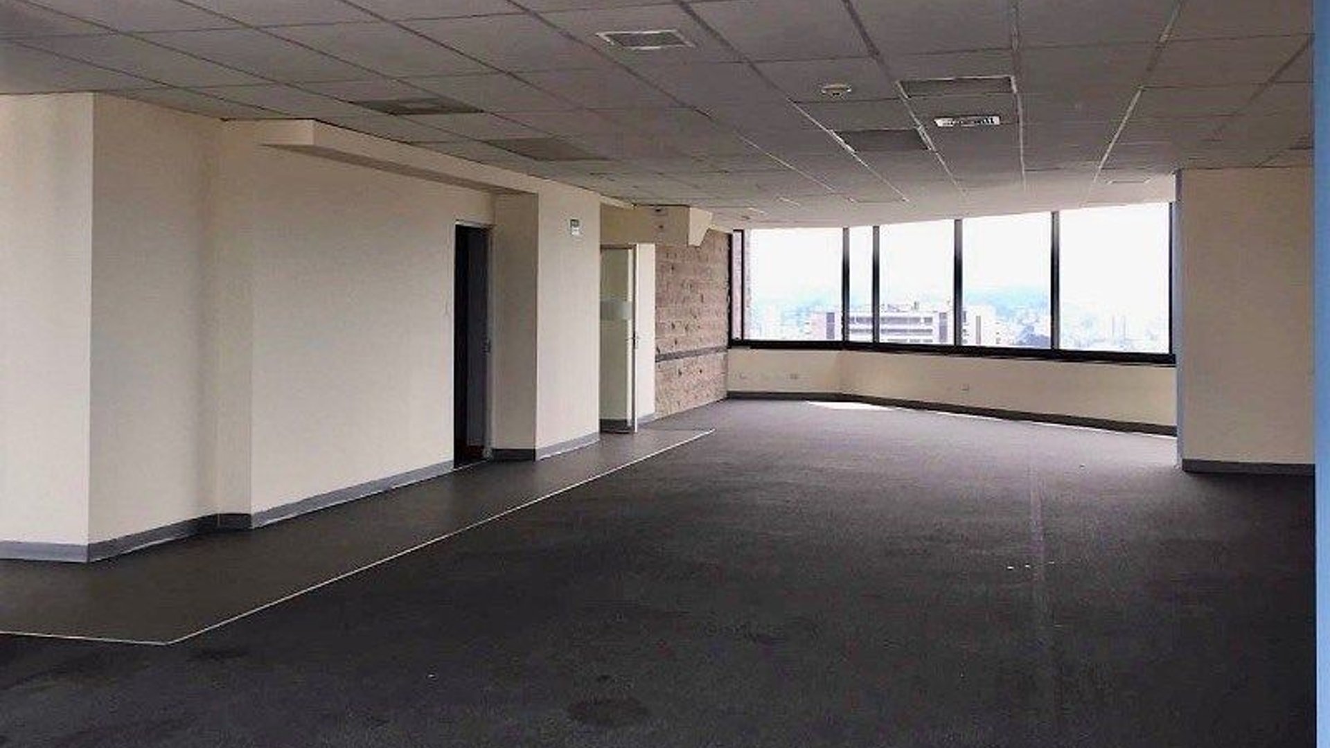 Oficina Penthouse en Renta – Zona 10 | Murano Center
