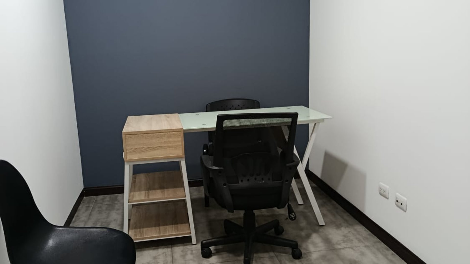 ALQUILO LINDAS Y ECONOMICAS OFICINAS EN ZONA 12 - Miniatura 11