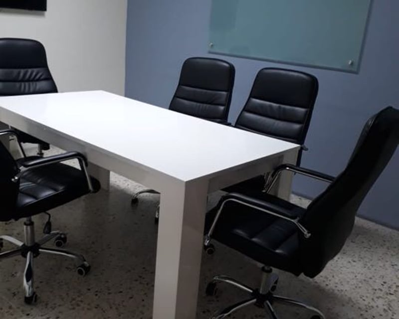 Oficina en alquiler zona 10