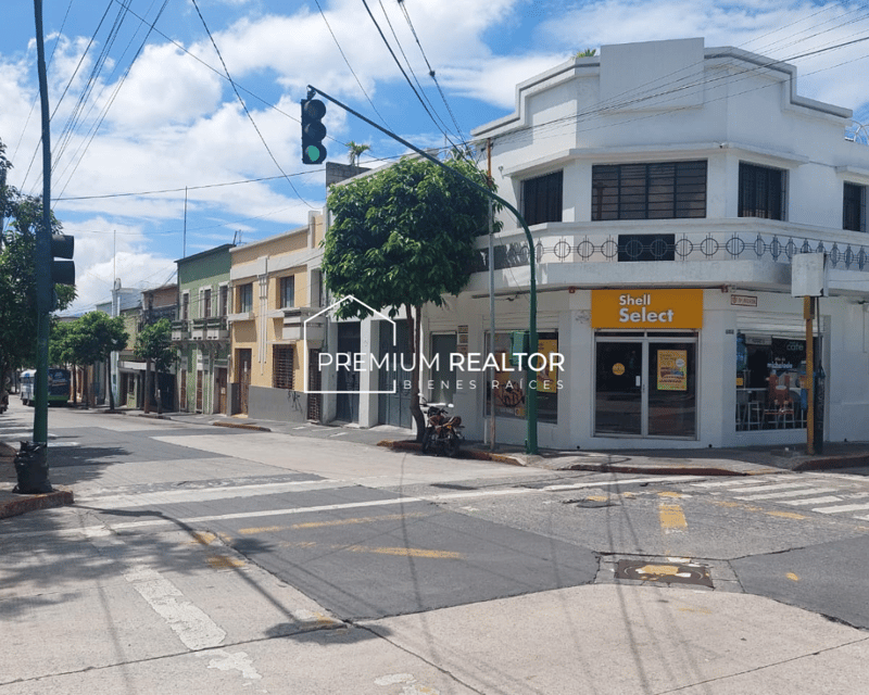 Luxurious 5-Bedroom Business Space for Rent in Zone 1, Guatemala City