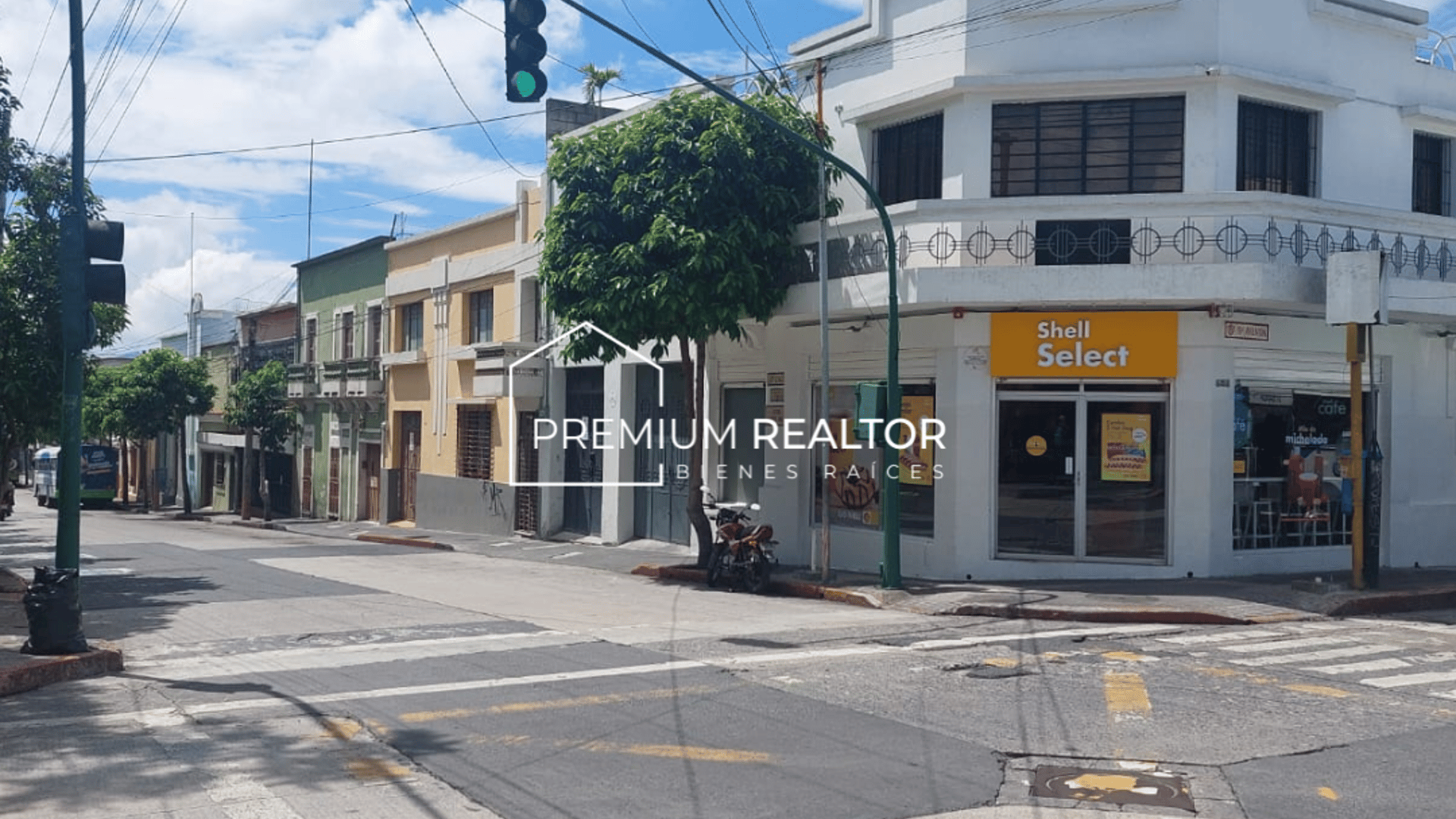 Luxurious 5-Bedroom Business Space for Rent in Zone 1, Guatemala City