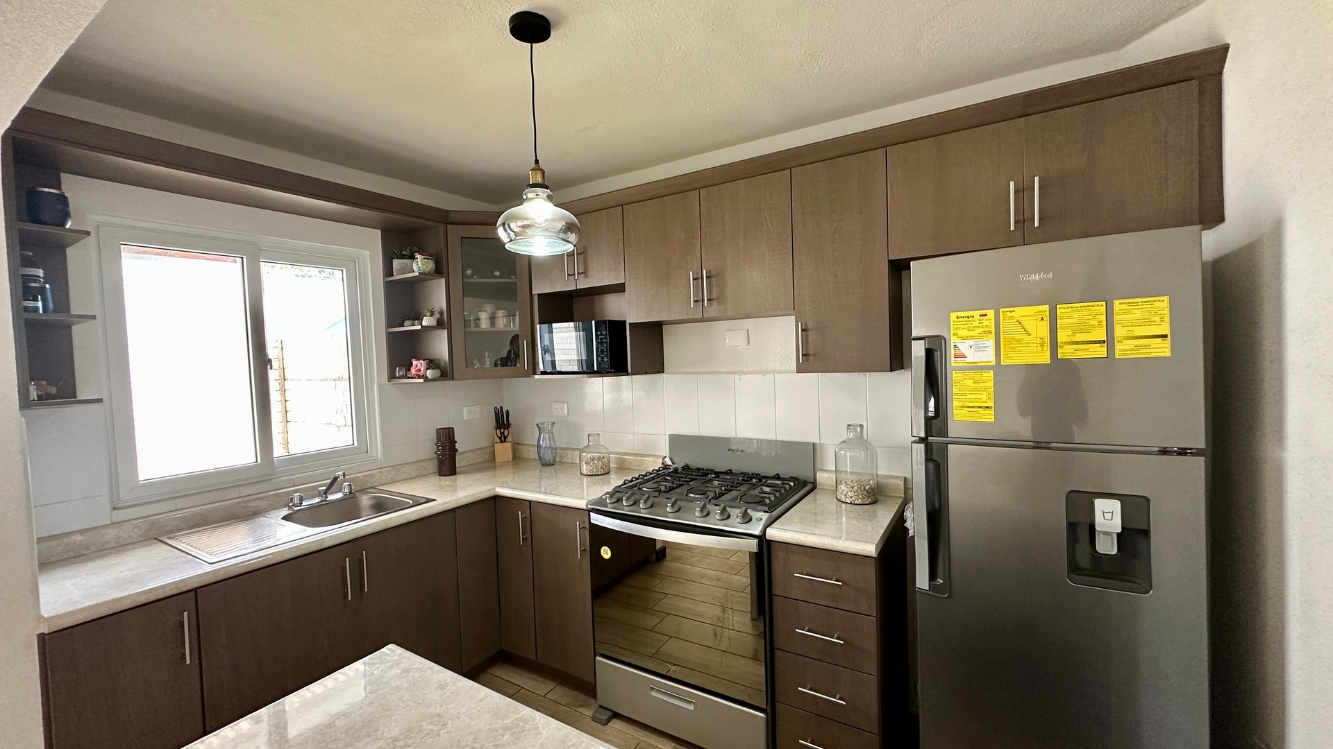 Moderna Casa de 2 Niveles en Venta, San José Pinula | Q675,000 - Miniatura 3