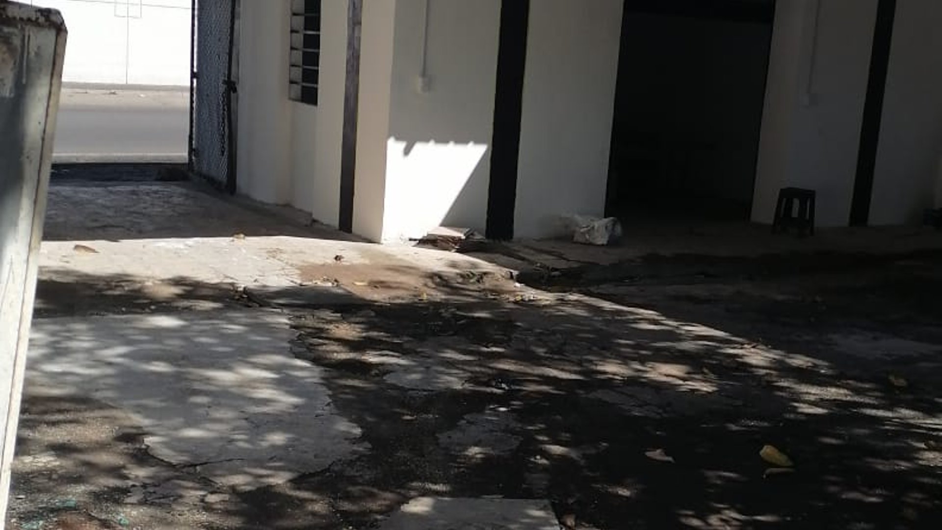 ????TERRENO COMERCIAL EN RENTA – 1,406 M² + GALERAS | ESCUINTLA - Miniatura 3