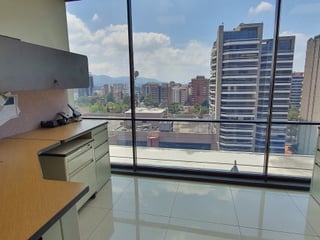 Oficina de 848mts. venta zona 10 para inversión - Image 20
