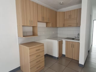 Casa en Venta con 2 apartamentos independientes, Zona 8 de Mixco - 3