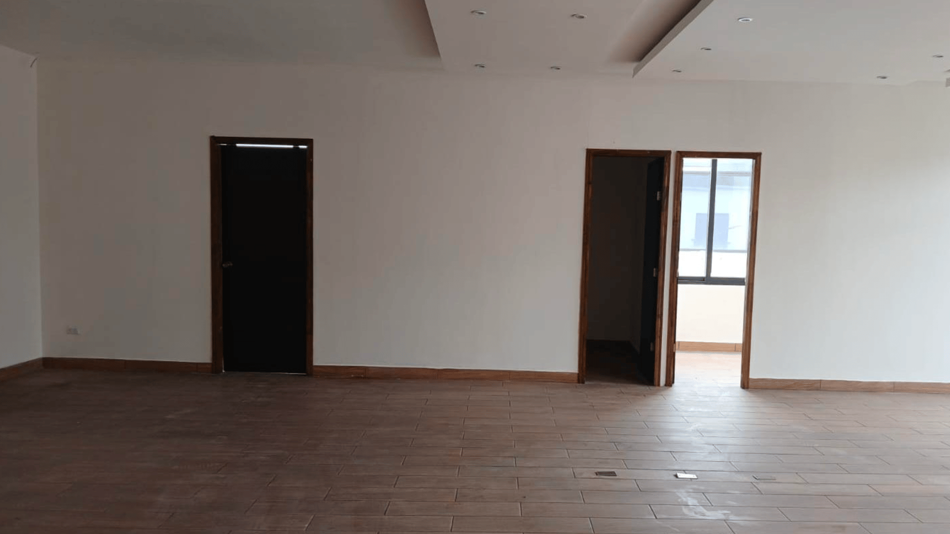 LOCAL EN RENTA | PLAZA AMERICAS | ZONA 13 - Miniatura 3