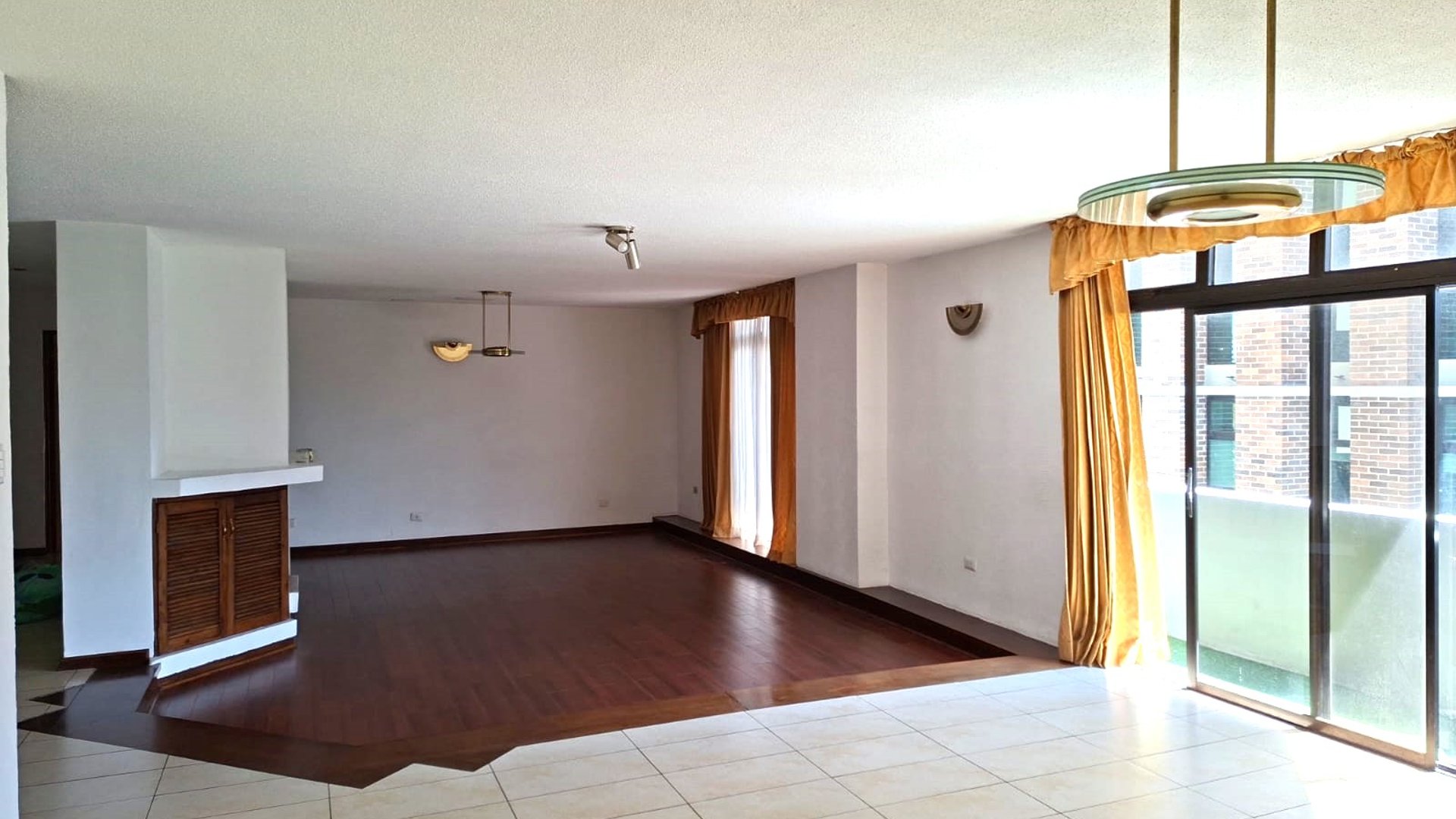 Venta de apartamento de 3 habitaciones en zona 15 VH 1 Ref-5988
