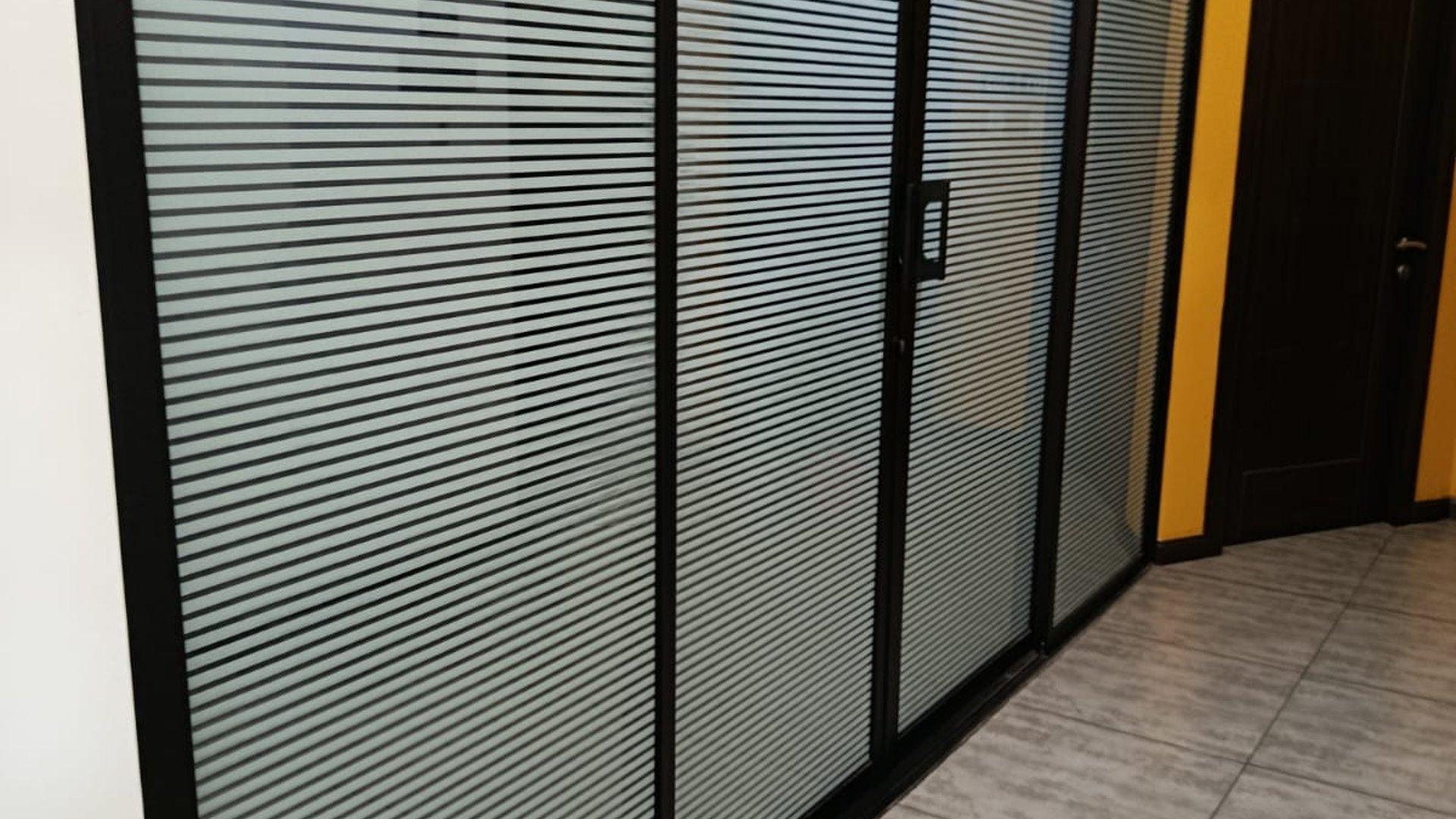 ALQUILO LINDAS Y ECONOMICAS OFICINAS EN ZONA 12 - Miniatura 14