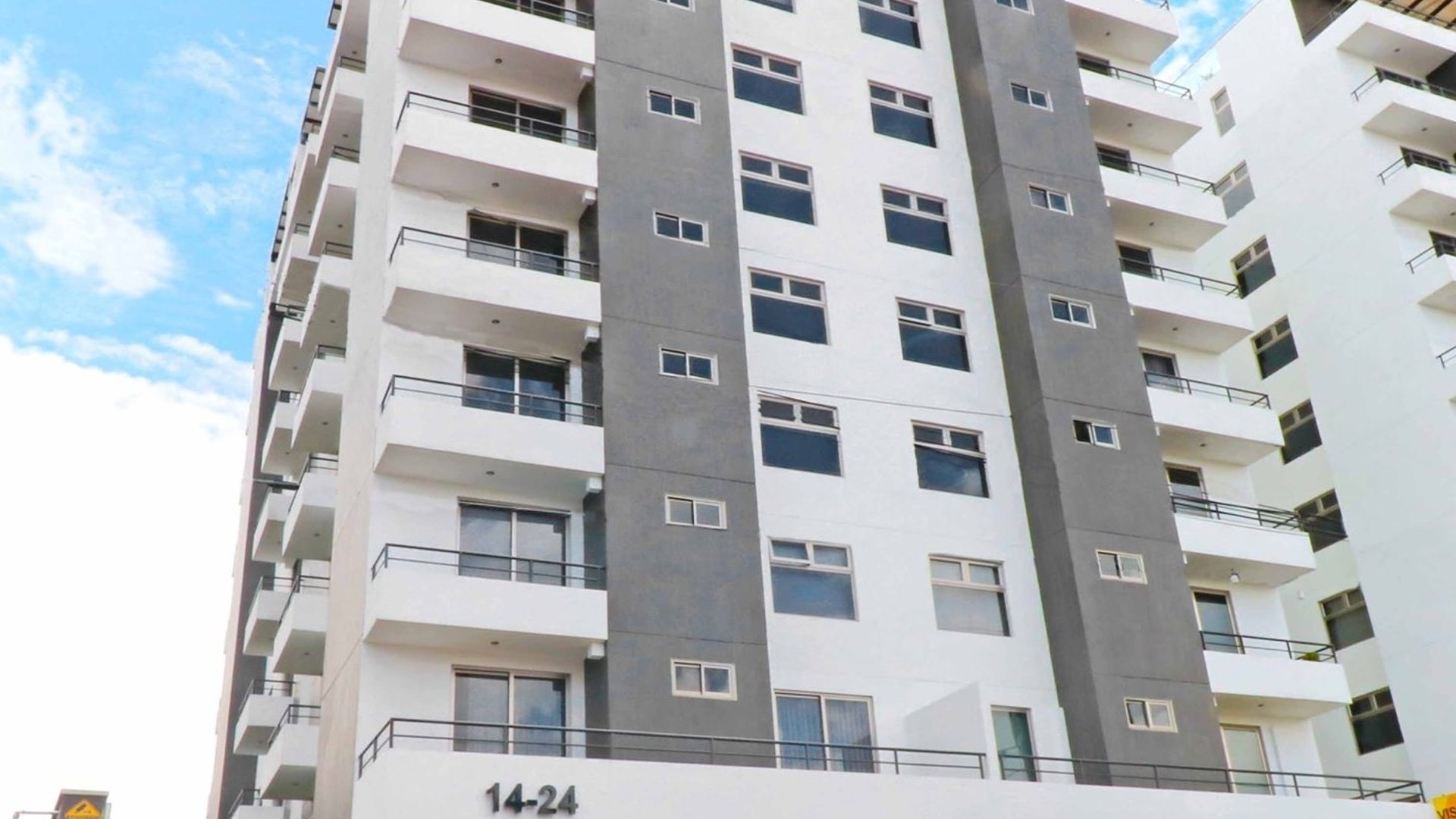 Apartamentos en zona 11 Athenea | 3 Habitaciones en nivel medio