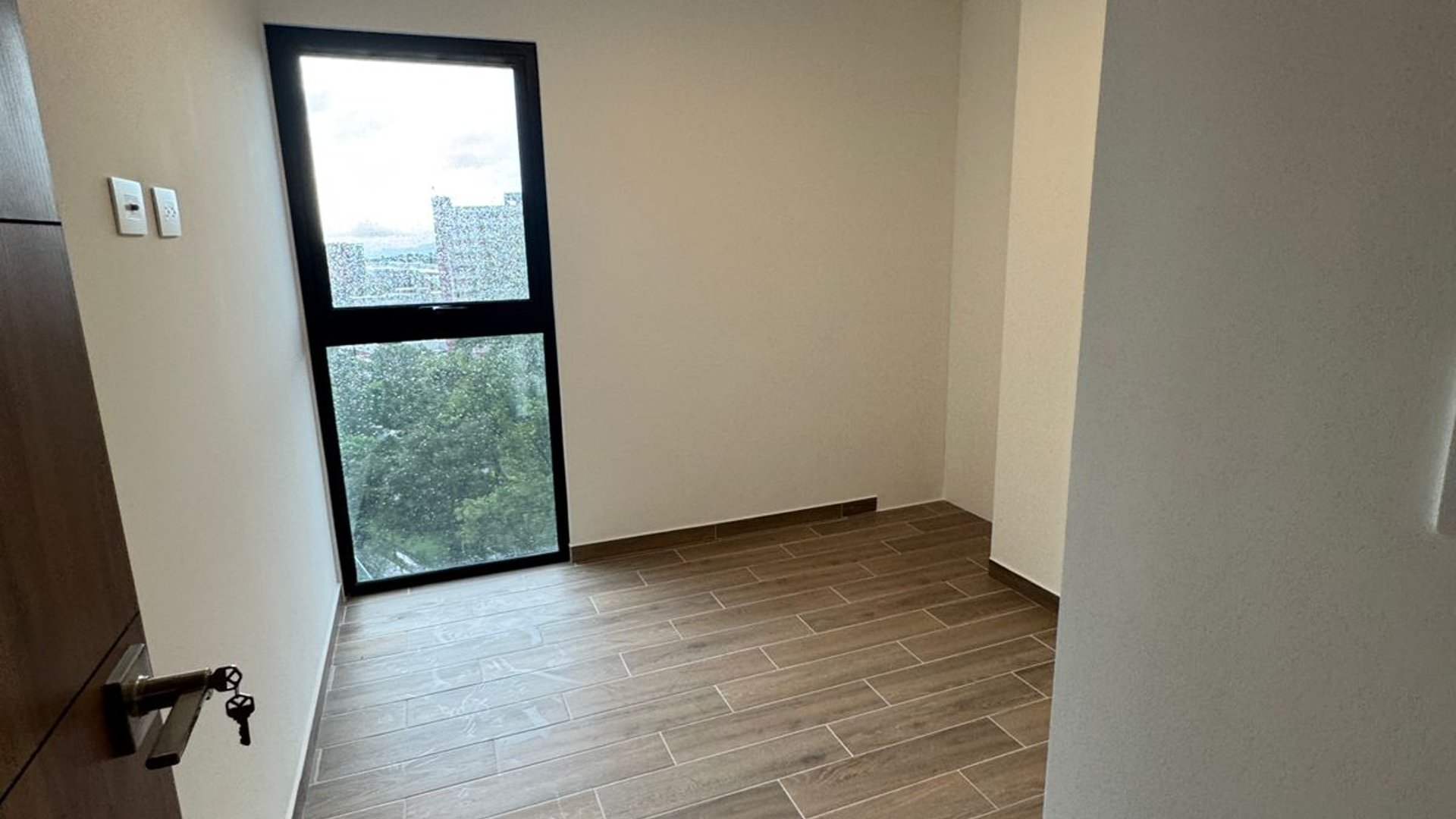 Apartamento con piscina en venta - Parque 14 - 3 habitaciones Ref-6001 - Miniatura 3