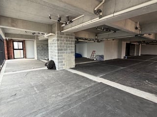 Oficinas en venta Zona 10 Guatemala con parqueos y bodegas - 3
