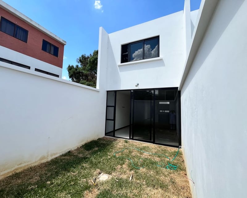 Hacienda Real, zona 16. Casa en venta