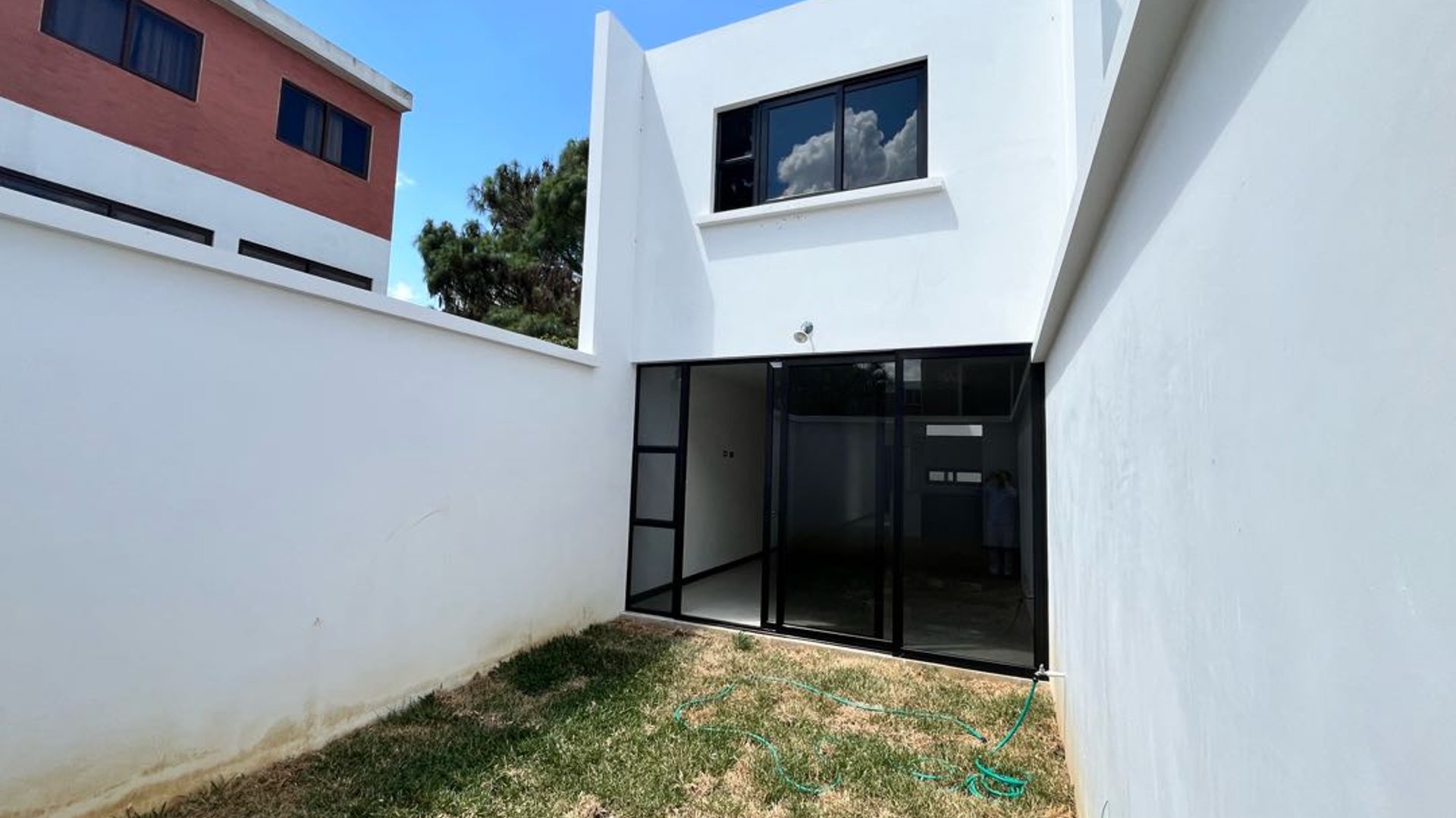 Hacienda Real, zona 16. Casa en venta