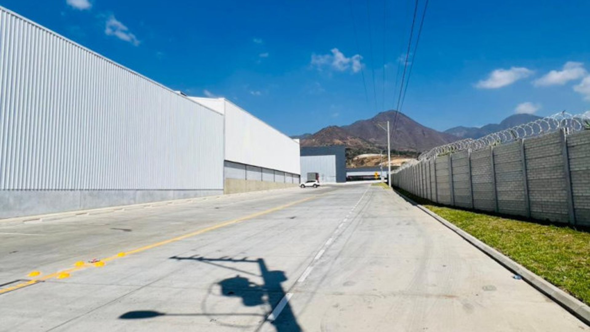 En venta Ofibodega en Parque Industrial de Amatitlán - Miniatura 8