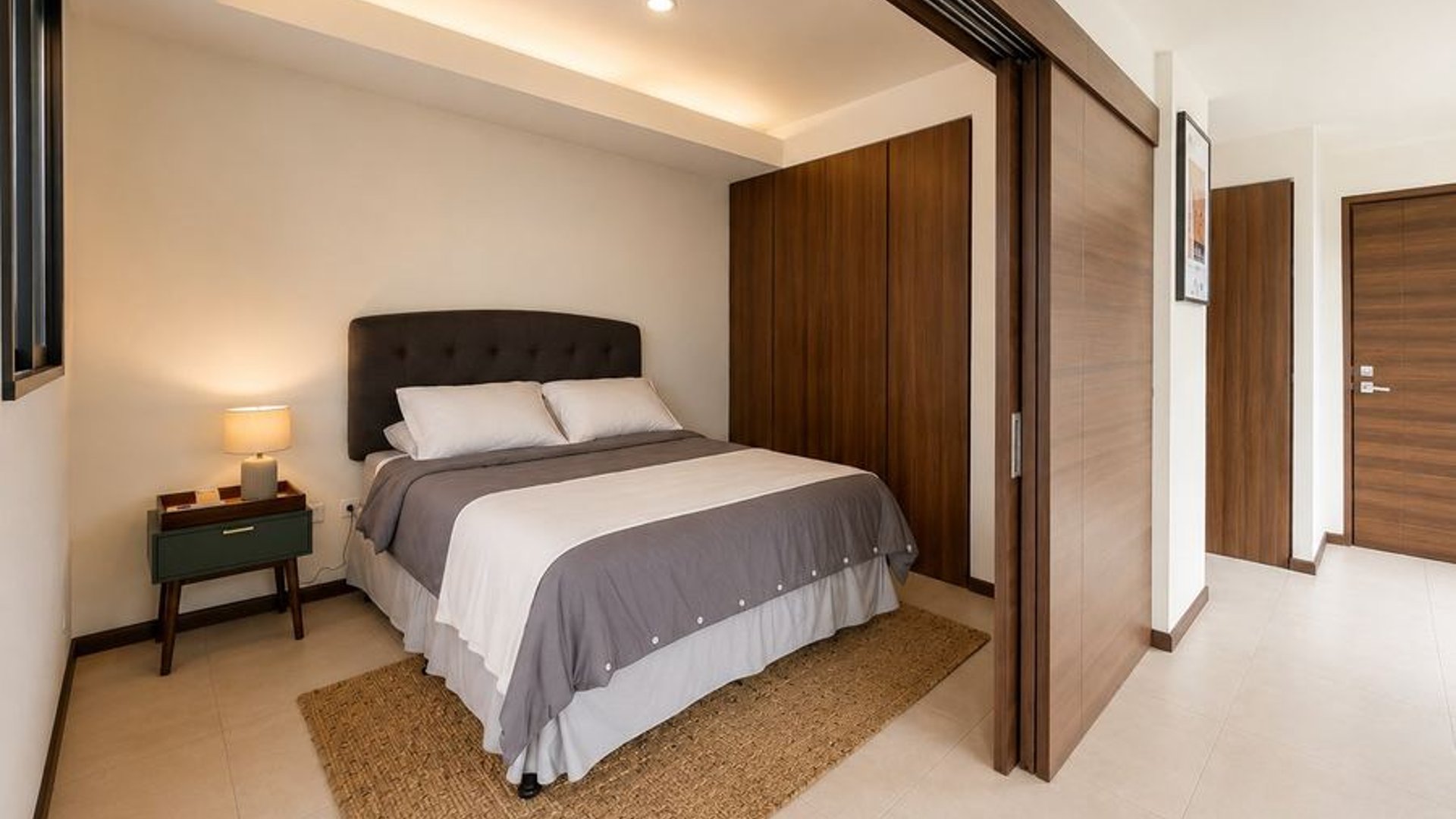 Apartamento en Alquiler Edificio Mira, zona 10 - Miniatura 4
