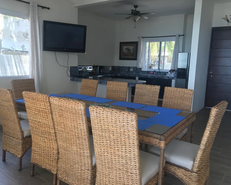 Vendo casa en Monterrico frente a la playa Ref-4911