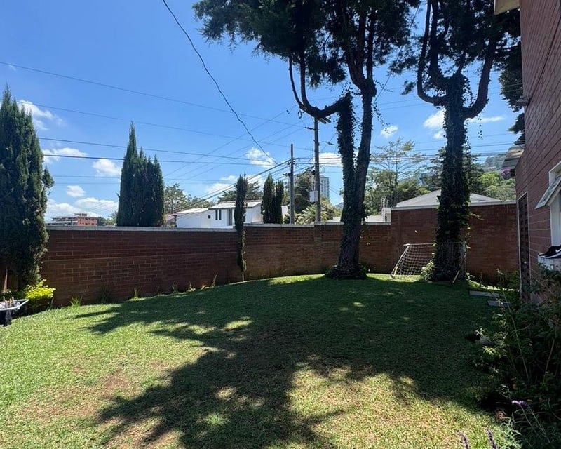 Casa en Renta en Condominio El Prado, Zona 10