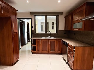 Elegante Casa en Venta | 3 Hab | 3.5 Baños | El Prado, Guatemala - 5
