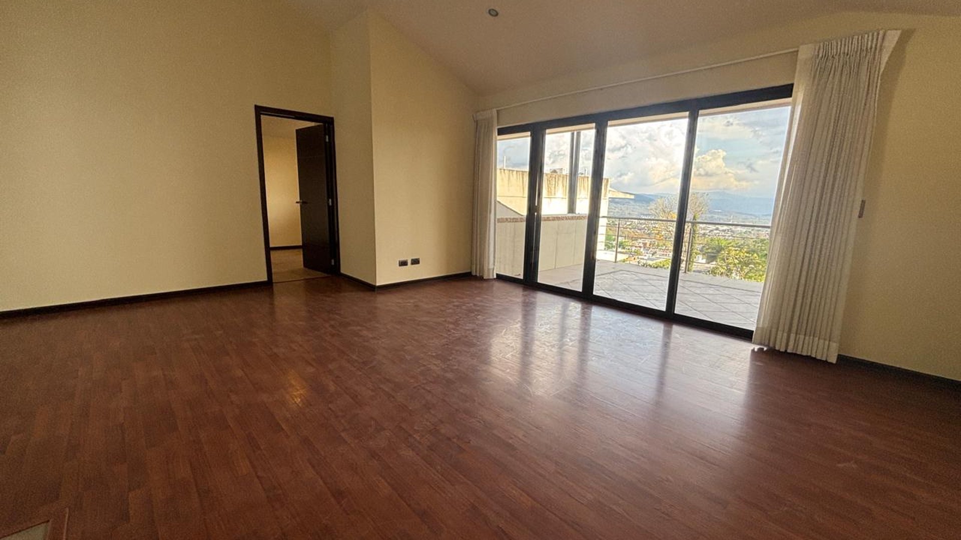 Casa en Venta en Terrazas de Elgin, zona 13, Ciudad - Miniatura 18