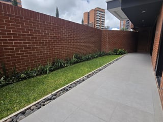 Apartamento de Lujo con Jardin en venta en la zona 14 - Image 12