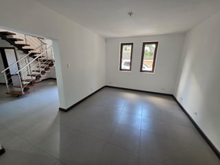 Casa remodelada en Vista Hermosa 2, ideal vivienda u oficinas ref-4842 - 4
