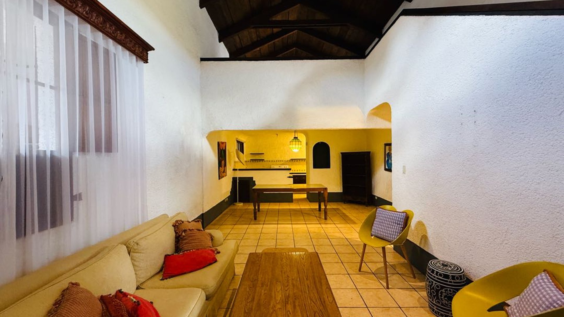 ALQUILER DE LINDA SUITE - PENSATIVO DE GRAVILEAS, ANTIGUA
