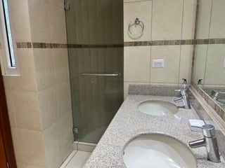Apartamento Amueblado en Renta, Zona 14 Edificio Marqués del Valle - Image 17
