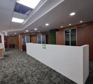 Oficina en venta en zona 10 Medio nivel Para inversión