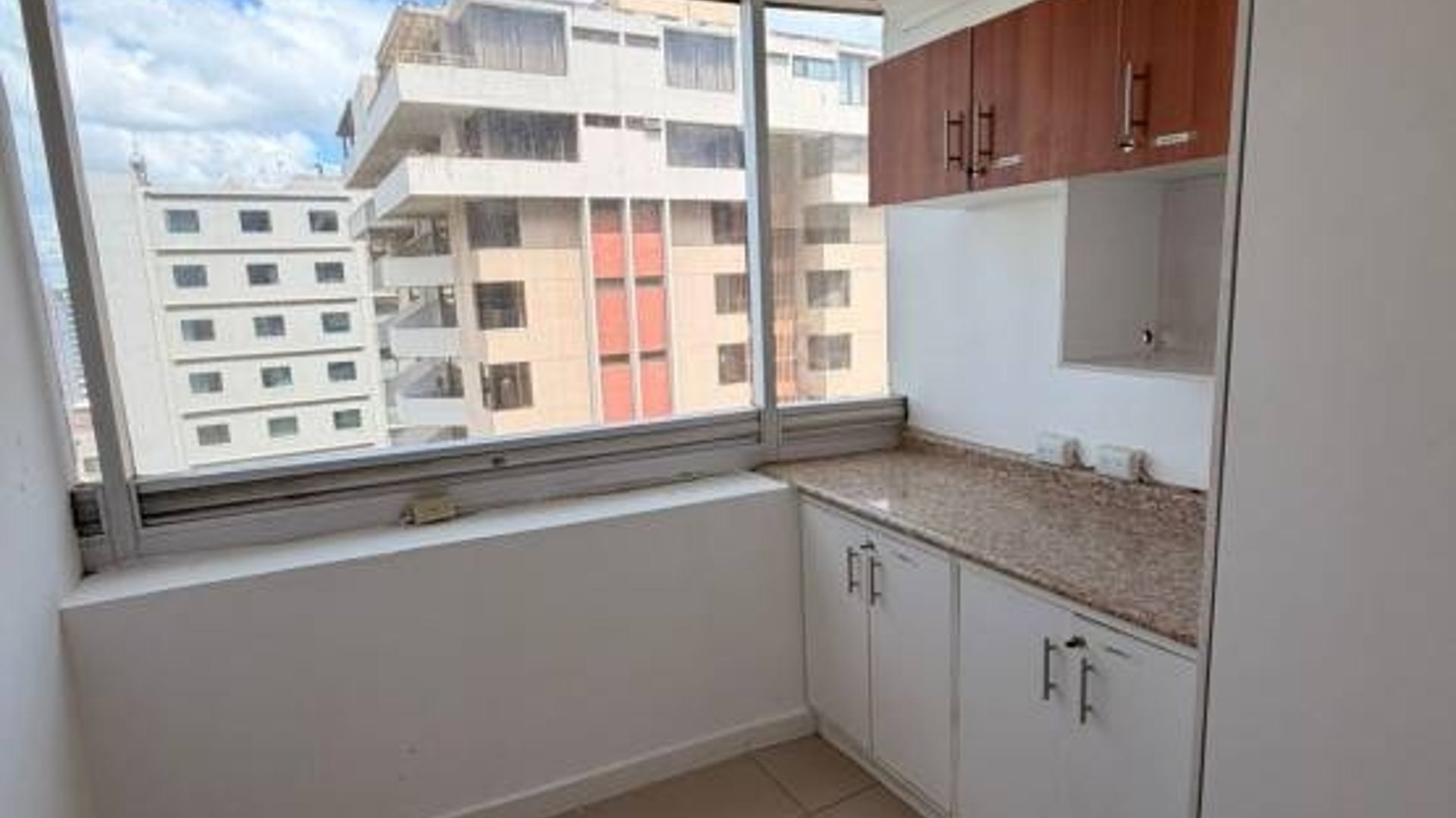 Oficina en Renta, Zona 10 (R10250) - Miniatura 8
