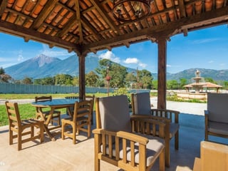 Vendo Casa tipo Bourlemont  - Club en Antigua Guatemala - 2