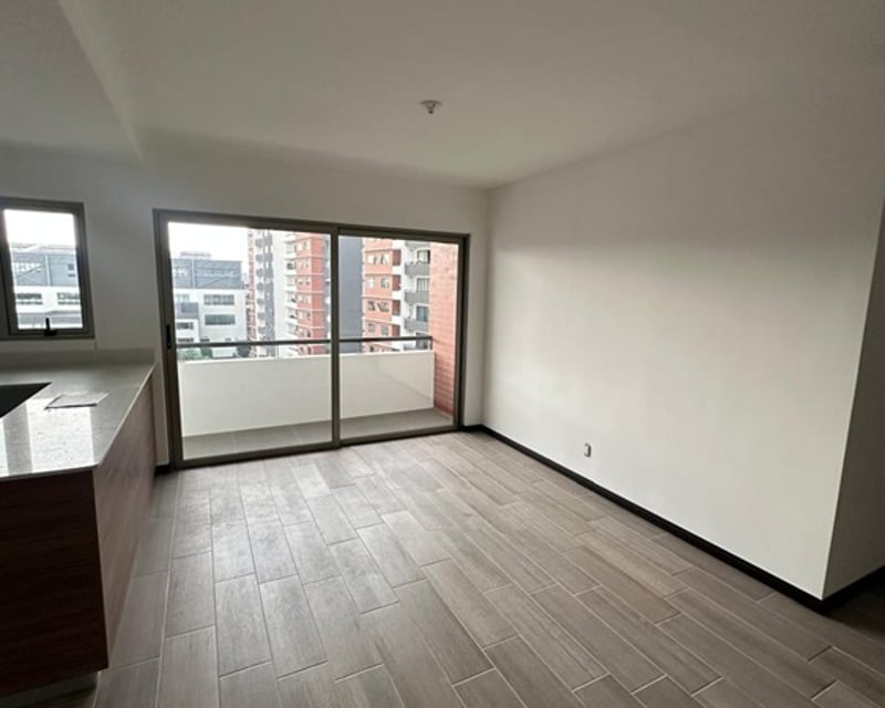 Alqluilo Zona 14 Apartamento de 3 dormitorios Segheria
