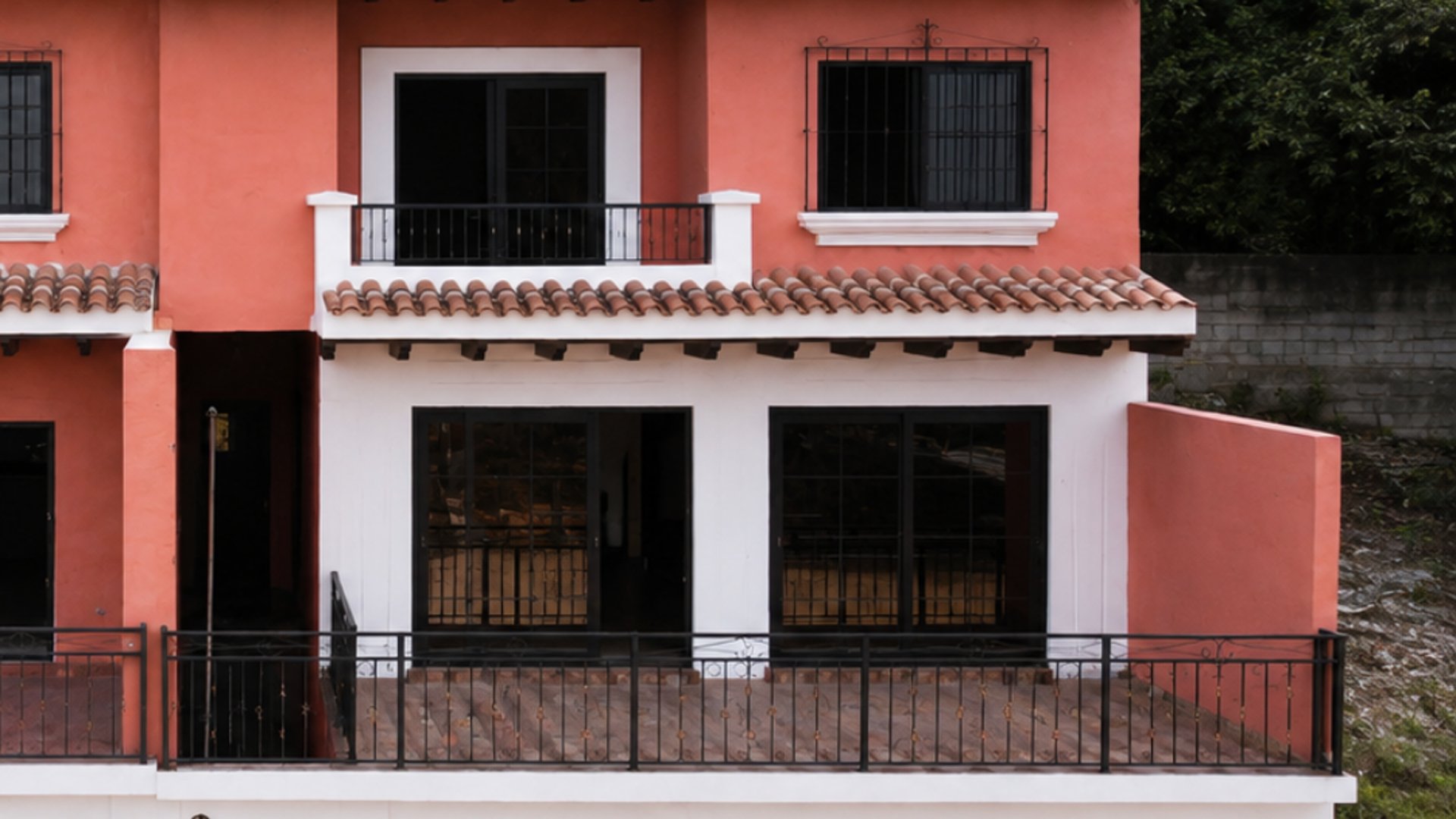 Conjunto exclusivo de 2 casas coloniales independientes | Lo de Coy, Mixco - Miniatura 2
