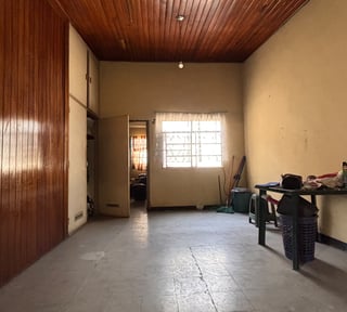 Casa en Renta a 1/2 cuadra de Calz. Roosevelt, Zona  12 Guatemala