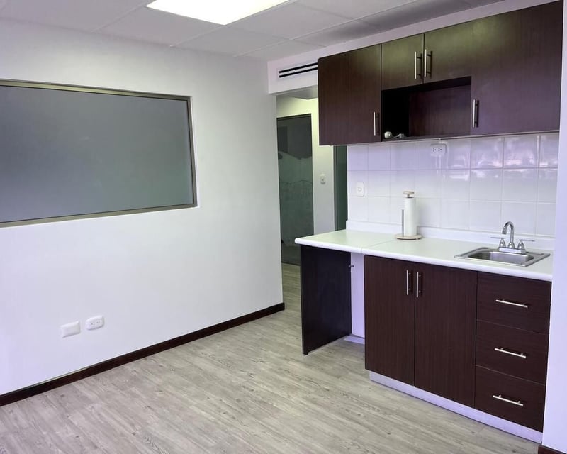 TORINO 1 / OFICINA EN VENTA ZONA 10