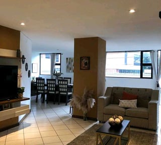 Vendo en 1er. Nivel Apartamento en zona 14 sobre  5ta ave