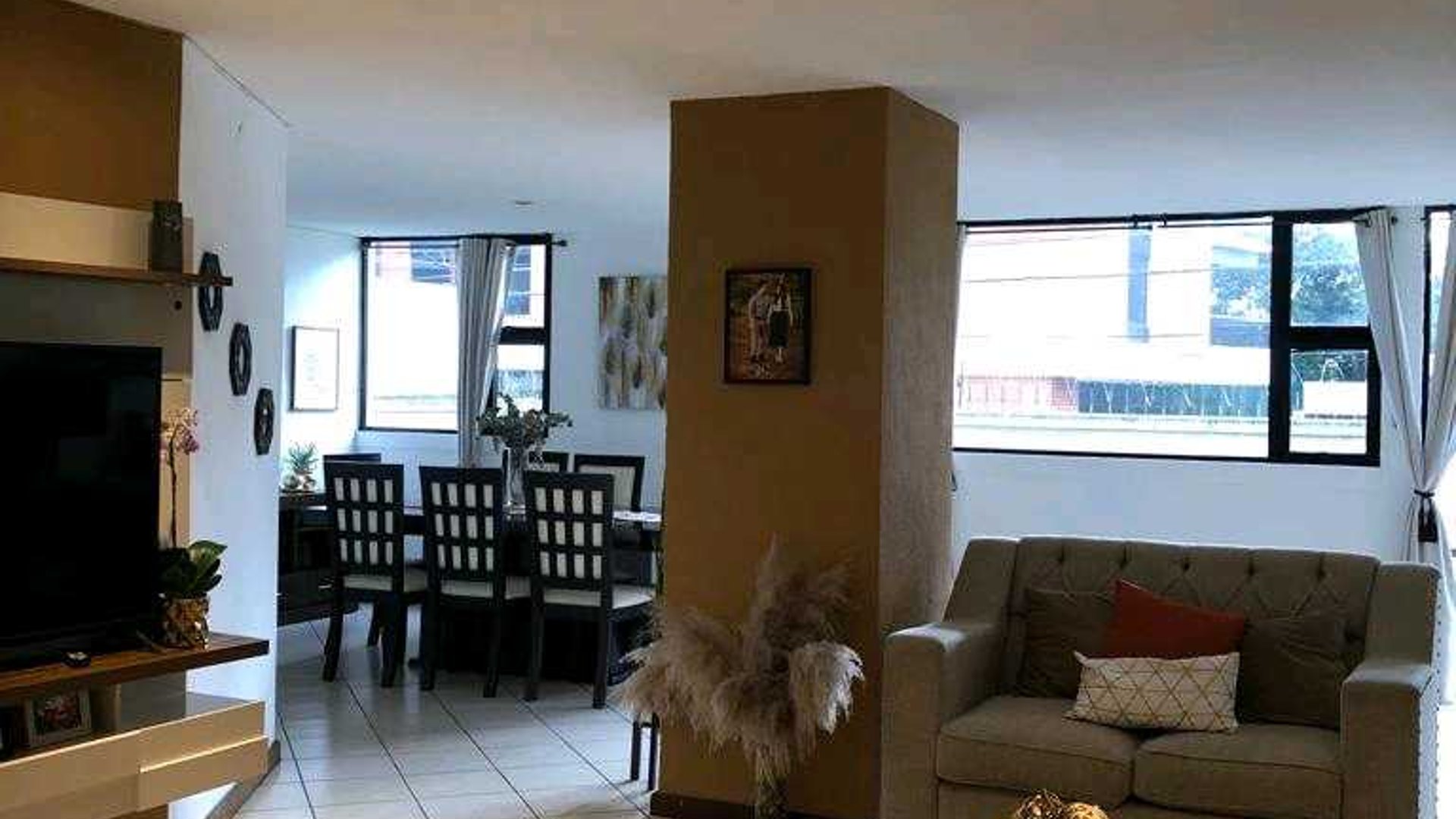 Vendo en 1er. Nivel Apartamento en zona 14 sobre  5ta ave