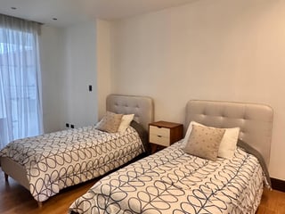 Precioso apartamento de 2 niveles con jardín en ZEN zona 16 - Image 11