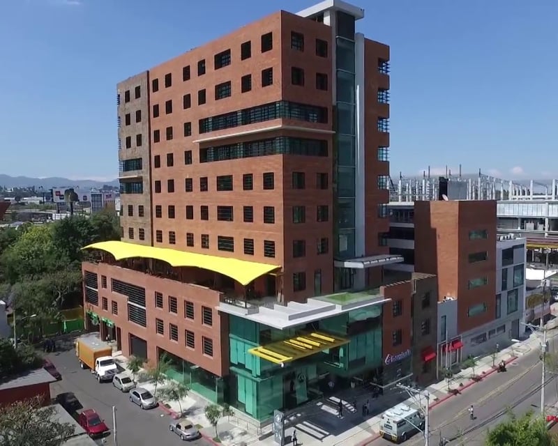 OFICINA EN RENTA – EDIFICIO DISTRITO MIRAFLORES | ZONA 11