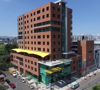 OFICINA EN RENTA – EDIFICIO DISTRITO MIRAFLORES | ZONA 11
