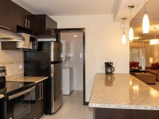 Alquilo lindo y amplio Apartamento amueblado y equipado en zona 10 - 5