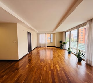 ALQUILER DE AMPLIO Y CÉNTRICO APARTAMENTO - ARIA, ZONA 10