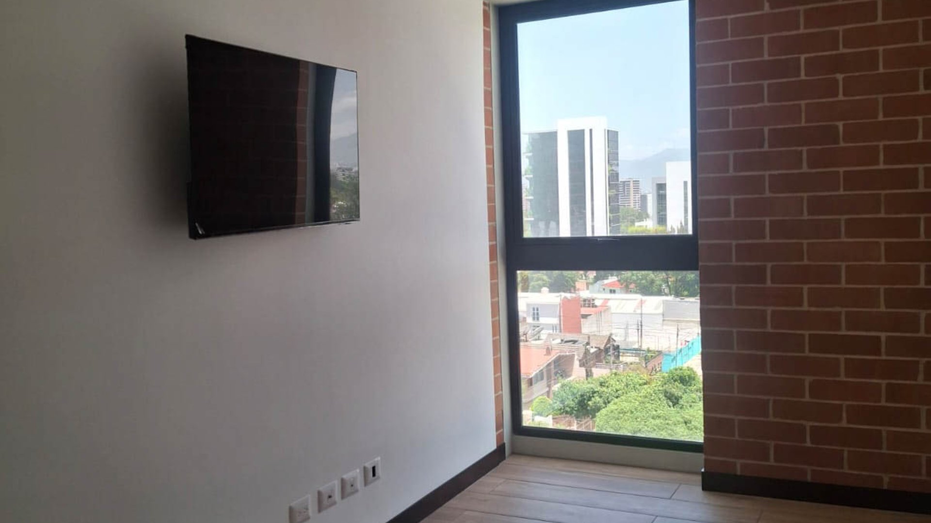 APARTAMENTO EN VENTA O RENTA EN ZONA 14 - Miniatura 3