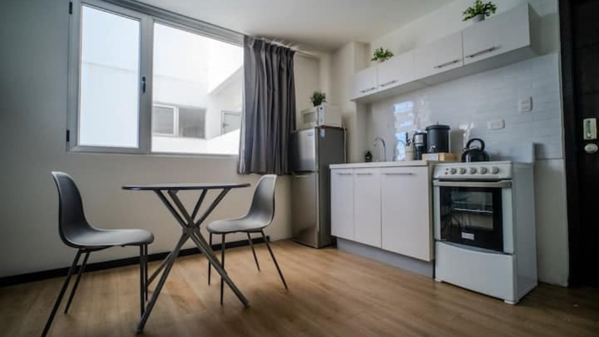 VENTA/RENTA APARTAMENTO ESTUDIO EDIFICIO 7-47 ZONA 4 - Miniatura 4