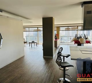 Apartamento Penthouse en Renta, Zona 10 (R10379)