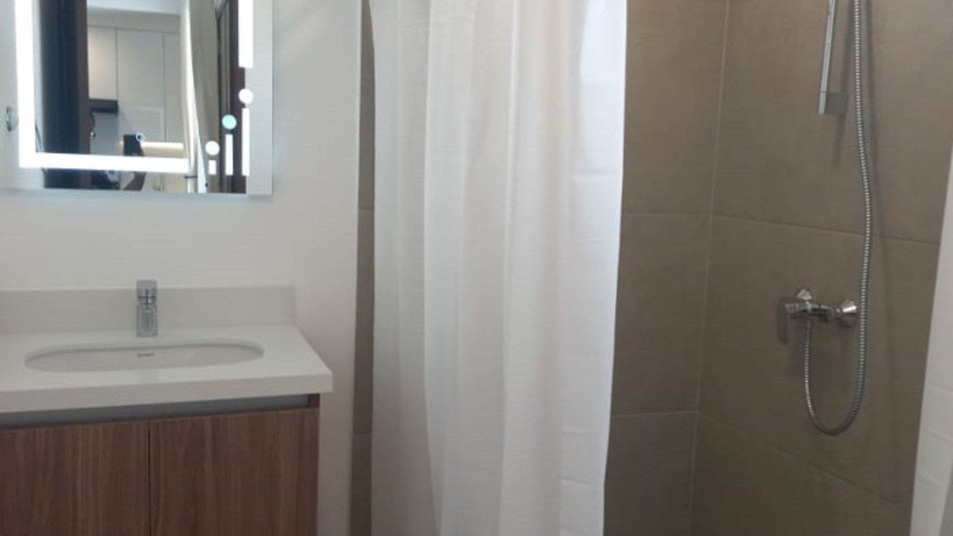 En renta apartamento en la zona 10 Ciudad vieja - Miniatura 12