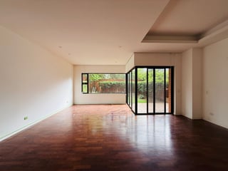 ALQUILER DE HERMOSO APARTAMENTO DE 1ER NIVEL - LUCCA, ZONA 10 - 2