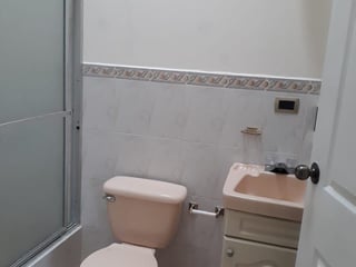 Casa en VENTA en Residencial San Antonio Carretera a El Salvador - Image 14